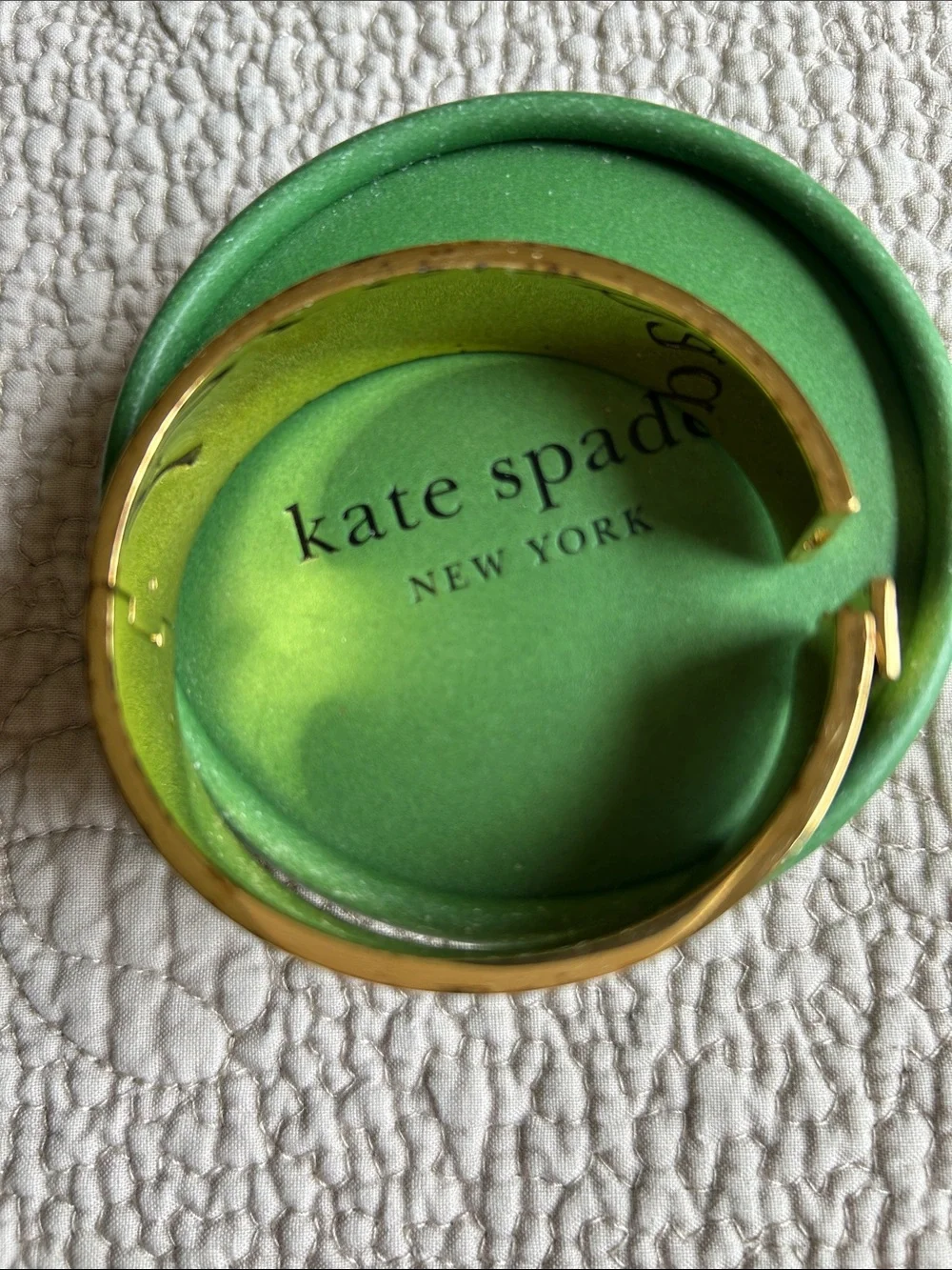 Kate Spade idiom black enamel and gold-tone hinged bangle. “Make Waves” - Picture 4 of 6